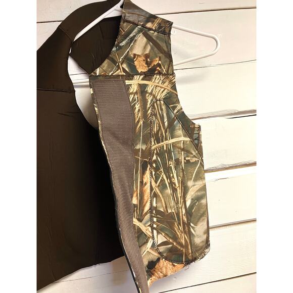 Cabelas Hunting Vest. - Picture 4 of 4